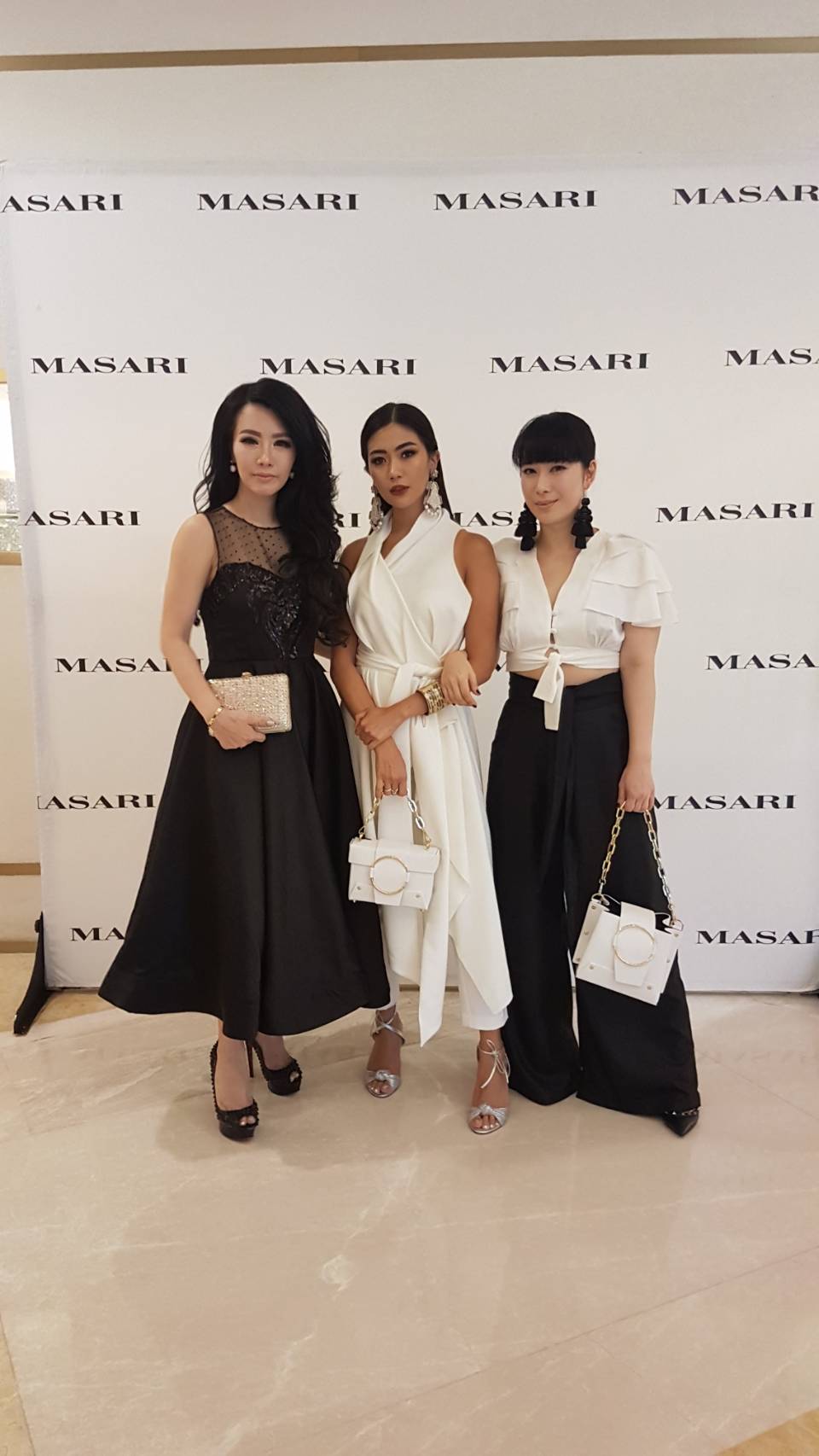 melia Salim (public figure), Karla Jasmina (perancang busana), dan Michelle Quan (penata rias)